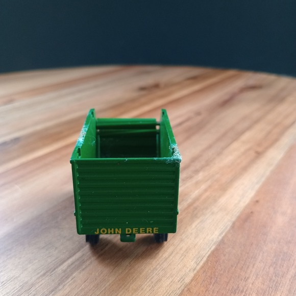 Ertl John Deere Green Tractor Forage Wagon Farm Diecast Toy - Picture 5 of 9